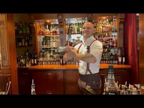 Whiskey Sour Cocktail: Recipe and Instructions