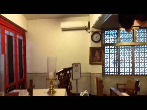 Dentro da Catedral de Nossa Senhora Rainha da China