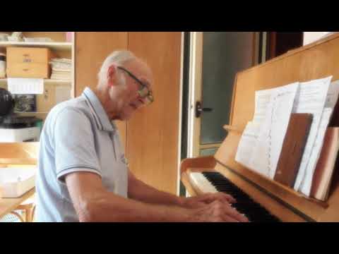 Jaroslav Smutný zpívá svou nejoblíbenější píseň Keby som bol vtáčkom