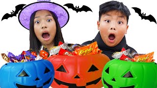 Wendy and Alex Pretend Play Halloween Trick or Treat at a Haunted House Maze for Kids