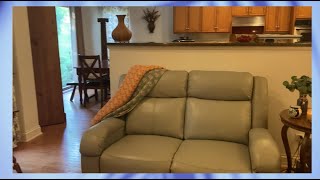 Comfy and Attractive Genuine Leather Power Loveseat Wall Hugger Recliner!