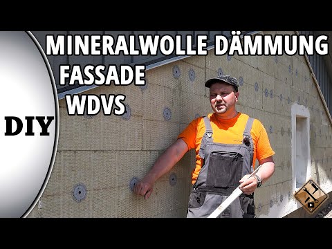 Mineralwolle Dämmung Fassade - WDVS anbringen - Mineralwolle-Dämmplatten kleben und armieren.