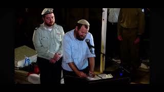 כולם יודעים על מה הם נלחמים  | הקראת הספדו של הרב שמואל וידר על תלמידו הקדוש איתן בן יצחק הי״ד (ישיבת בני דוד) - התמונה מוצגת ישירות מתוך אתר האינטרנט יוטיוב. זכויות היוצרים בתמונה שייכות ליוצרה. קישור קרדיט למקור התוכן נמצא בתוך דף הסרטון