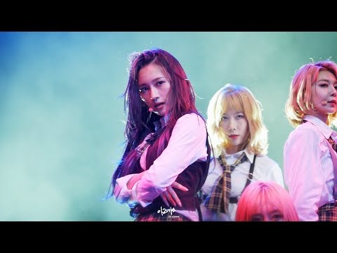 190829 Dreamcatcher (드림캐쳐) Boy Group Dance Medley - Siyeon focus