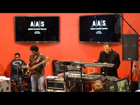NAMM 2014: Nick Smith plays the Lounge Lizard EP-4 electric piano – The Beast