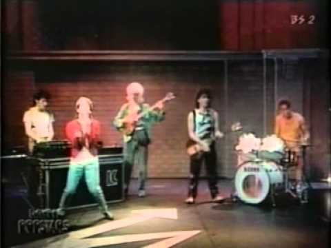 Kajagoogoo & Limahl Too Shy Live On Popstars 1983