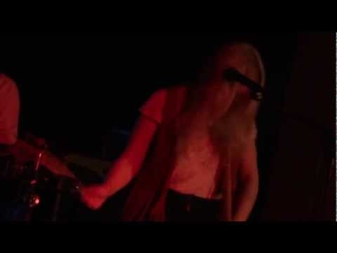 Slow Club -  Giving Up On Love - The Cooler Bristol - 25.09.11