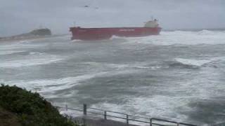 Coal Ship, Pasha Bulker grounded on Nobbys Beach, Newcastle