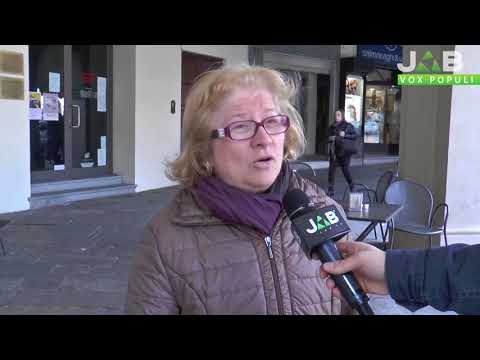 Vox Populi a Voghera - Povertà in città: giusto multare chi elargisce soldi ai mendicanti?