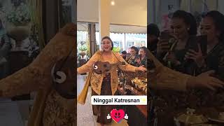 Download lagu Moments mbak ENDAH LARAS di waktu bernyanyi lagu campursari sragenan#shorts mp3
