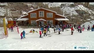 preview picture of video 'Iran Women sport, Darbandsar ski resort ورزش بانوان پيست اسكي دربندسر تهران ايران'