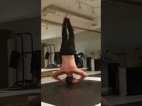 Headspin master Bboy Boom🙃🔥#upsidedown #headspin #breakdance #bboying #dancevideo #korea #dance