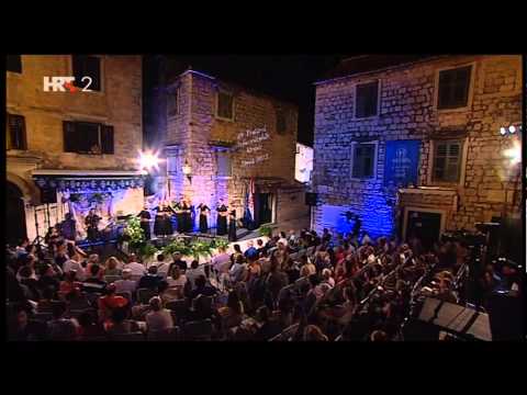 Ženska klapa Stentoria - Daj mi majko granu bora meni