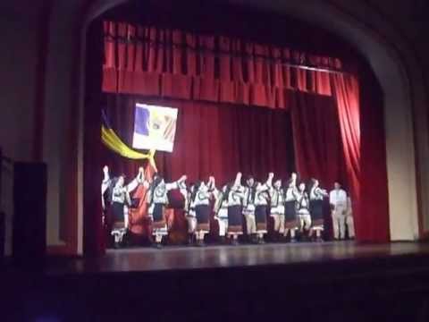 Ansamblul Folcloric Doina Aiudului---Dans din Moldova 24 ianuarie 2013