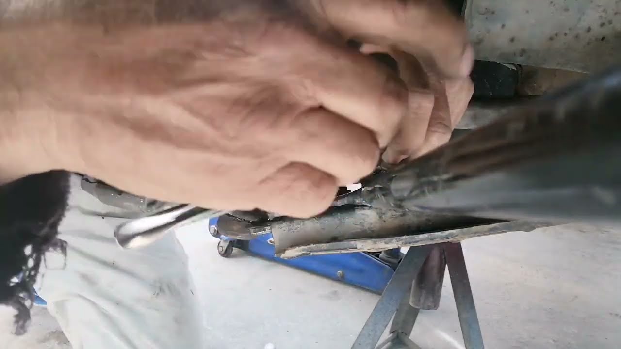 Watch COMO QUITAR TIRANTES DE CHEVY Y CAMBIAR BUJE DE MARIPOSA DE TIRANTES Now COMO QUITAR TIRANTES DE CHEVY Y CAMBIAR BUJE DE MARIPOSA DE TIRANTES