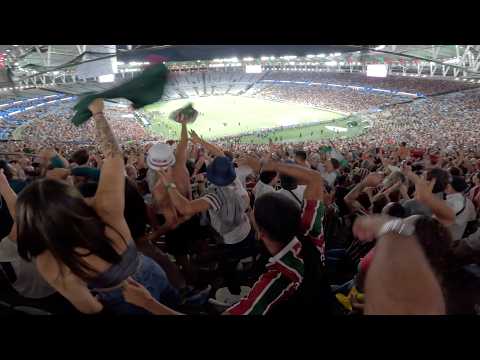 "CLASSIFICADOS!!! QUE TORCIDA ABSURDA É ESSA?!" Barra: O Bravo Ano de 52 &bull; Club: Fluminense &bull; País: Brasil