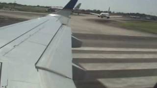 preview picture of video 'COPA AIRLINES EMBRAER 190 FLIGHT PANAMA CITY - SANTO DOMINGO (1 part - Take off)'