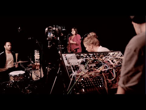 Soy Yolanda presenta - La Loba - Live Session with Vanessa Porter, Emil Kuyumcuyan & Thilo Eichhorn