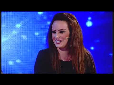 Motrat Mustafa tregojne historine detyrave - ti lexon une i gjej kenget