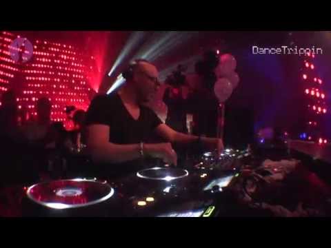 Erick Morillo & Eddie Thoneick feat. Shawnee Taylor - Stronger [played by Roger Sanchez]