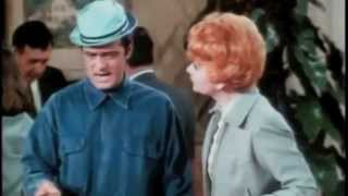 Lucy meets Robert Goulet