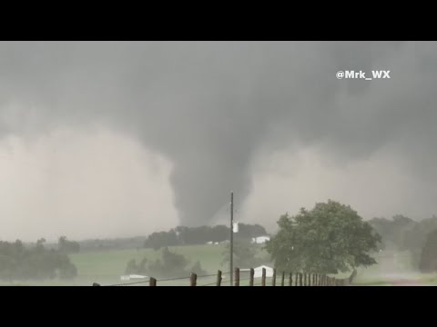 Texas tornado captured on video