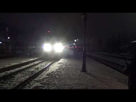 Tren IR1837 Iasi - Timisoara Nord & plecare R5568 Suceava Nord - Botosani din Suceava - 09.12.2020