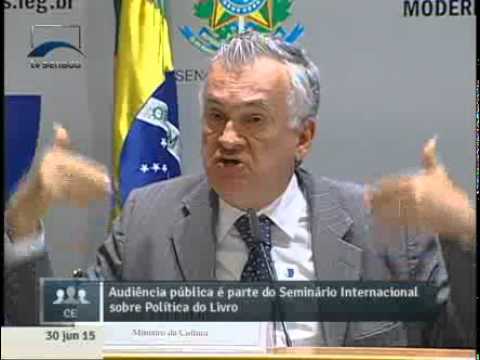 Ministro Juca Ferreira ressalta que é preciso regulação para livros digitais