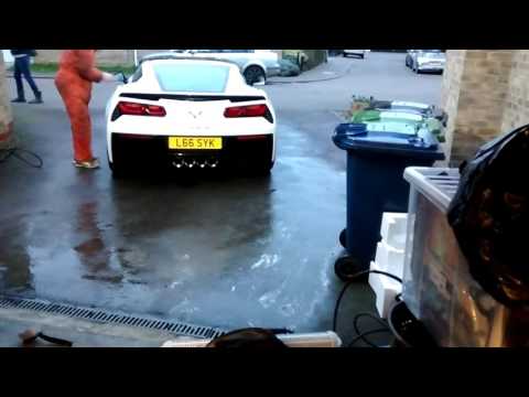 Cleaning and waxing C7 Corvette