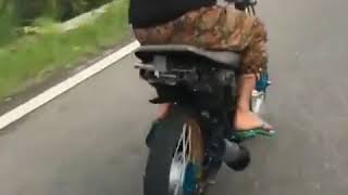 Download lagu Suzuki Satria 2 tak road race mp3 Download lagu Suzuki Satria 2 tak road race mp3