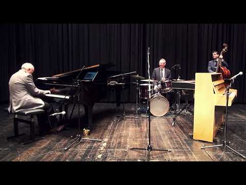 Nite Nisty Blues -  Angelo Signore (Piano) Martin Mayer (Drums) Arno Schulz (Upright Bass)