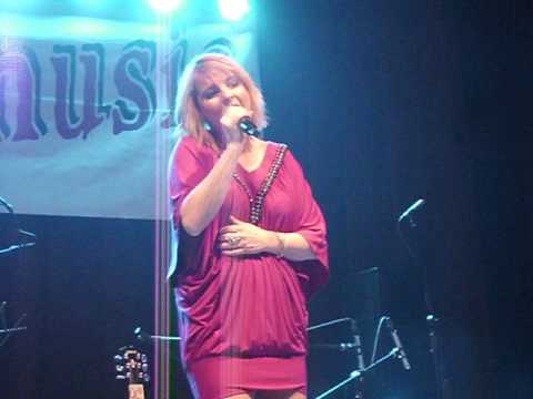 Iveta Bartošová - Dej mi ruku