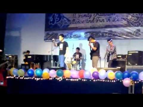Knocking on heavens door (Live Band Cover) and Pushed Enough - Mighty Band (Live)
