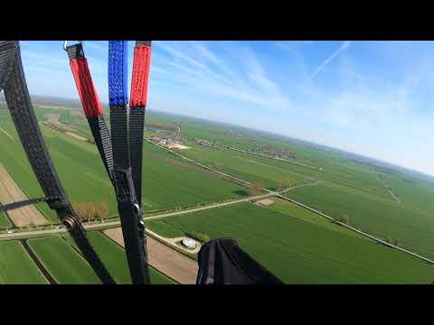 Ameide - The Netherlands - 16-04-2022 - 15:53 - Maurik Paragliding