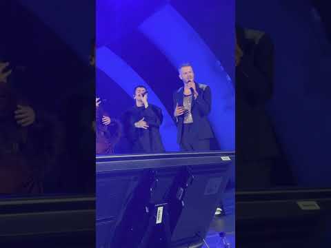 Pentatonix performs stunning IMPROMPTU version of River at The Hollywood Bowl