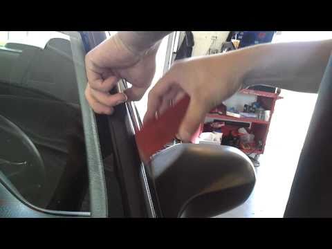 Education on Honda moldings removal.
