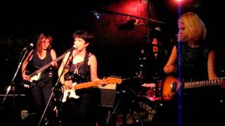 Those Darlins--Tina Said--Zoo Bar--Lincoln NE--08-09-2011