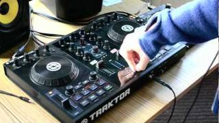 Caution DJ: Cutting with House Part 3 with the Traktor Kontrol S2