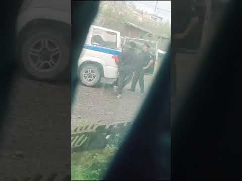 В Якутии полицейские возили ребенка в багажнике и это привело к его смерти? МВД провело проверку