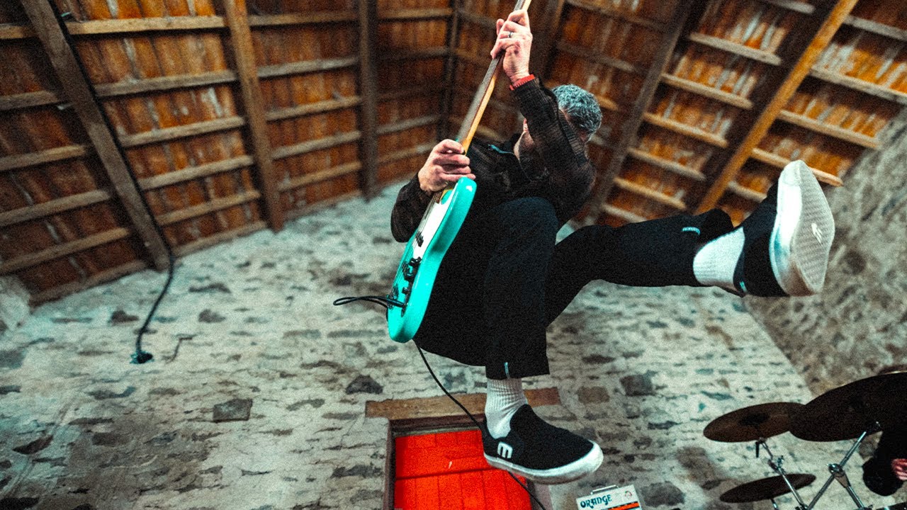 Silo - Crawl in a Bottle (Official Video) - YouTube