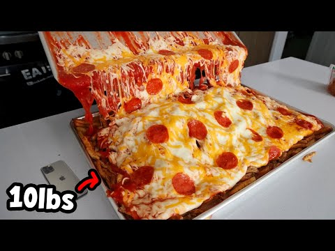 Massive tray of PIZZA FRIES!! (11,706 Calories)