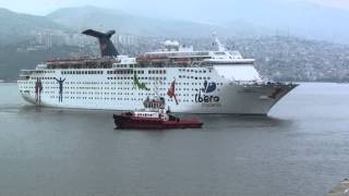 preview picture of video 'Ibero Cruceros Grand Celebration cruise ship entering Izmir on 22 May 2012'