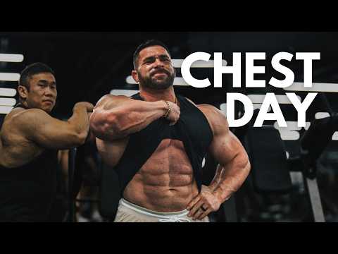 Training Chest With ‘The Mass’ 212 IFBB Pro