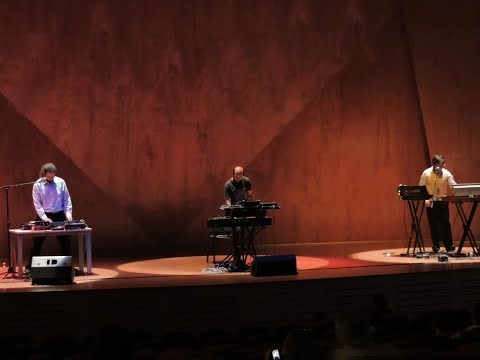 REGNUM MONERA interpreta a KRAFTWERK [música electrónica en vivo]_20-09-16
