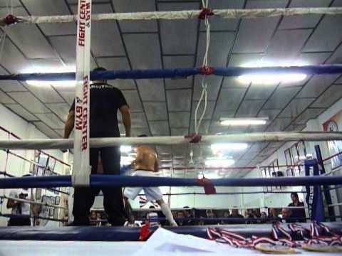 FIGHT CENTER GYM PITBULL ARMOA VS MARTIN GIMENEZ 3° ROUND LOW KICK P1090519.MOV