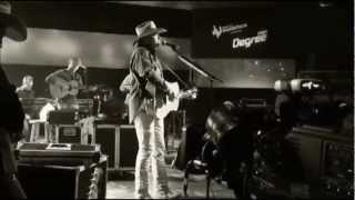 Alan Jackson – It&#39;s Just That Way (Live)