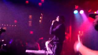 Black Milk performing "A Long Story Short"