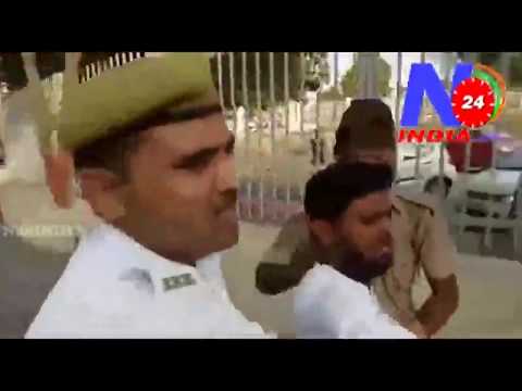 UP CM YOGI ADITYANATH KE QAFELAY PER PUBLIC KA HUMLA (N24INDIA)