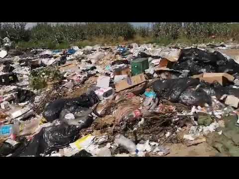 Gunoiul de la Riviera Ballroom Ișalnița, aruncat in natură la câteva zeci de metri de restaurant