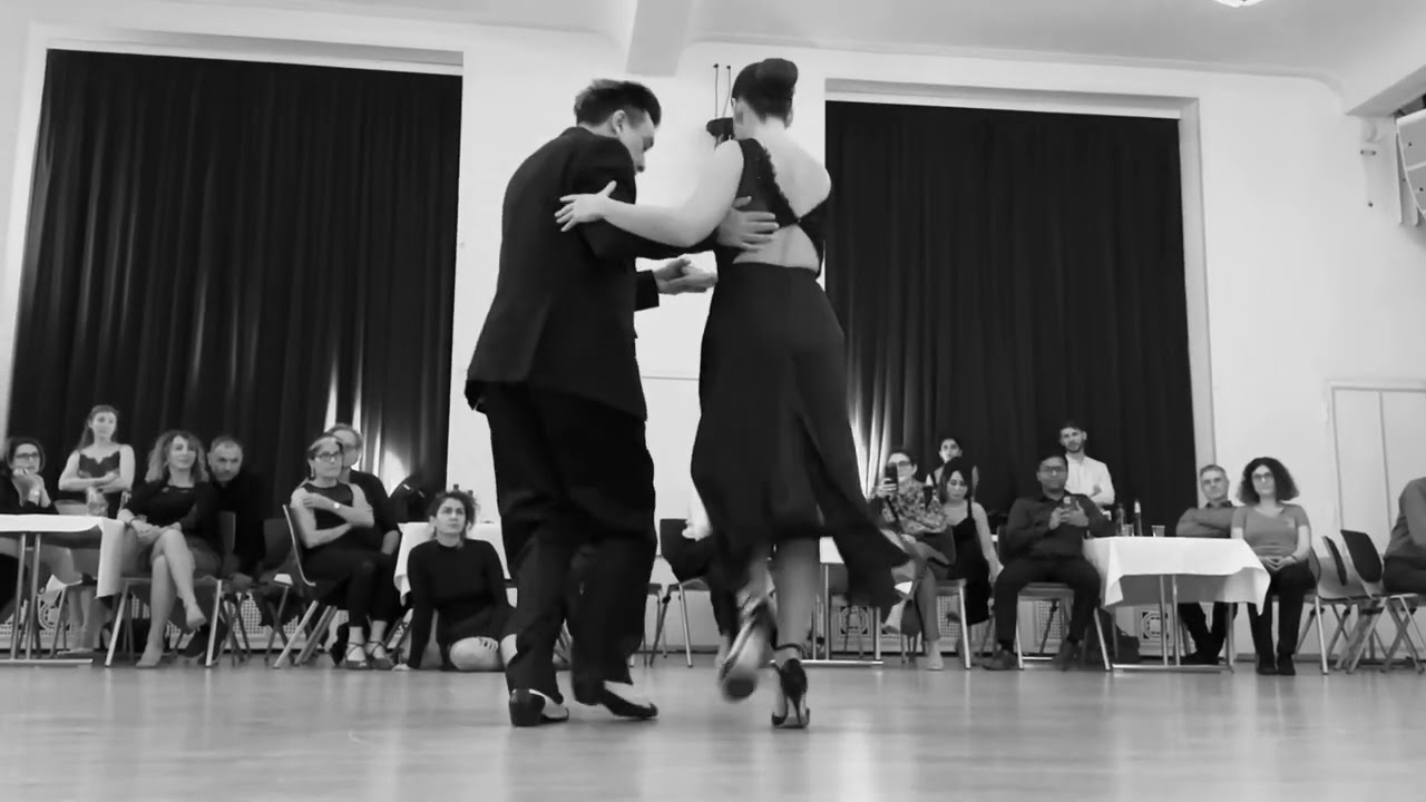 Video thumbnail for Chicho Frumboli and Juana SepulvedaTango 1/4. (Sombra de Humo- Osvaldo Fresedo)